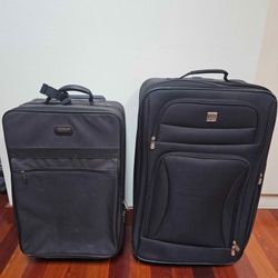 2 Carry On Luggages🧳🧳