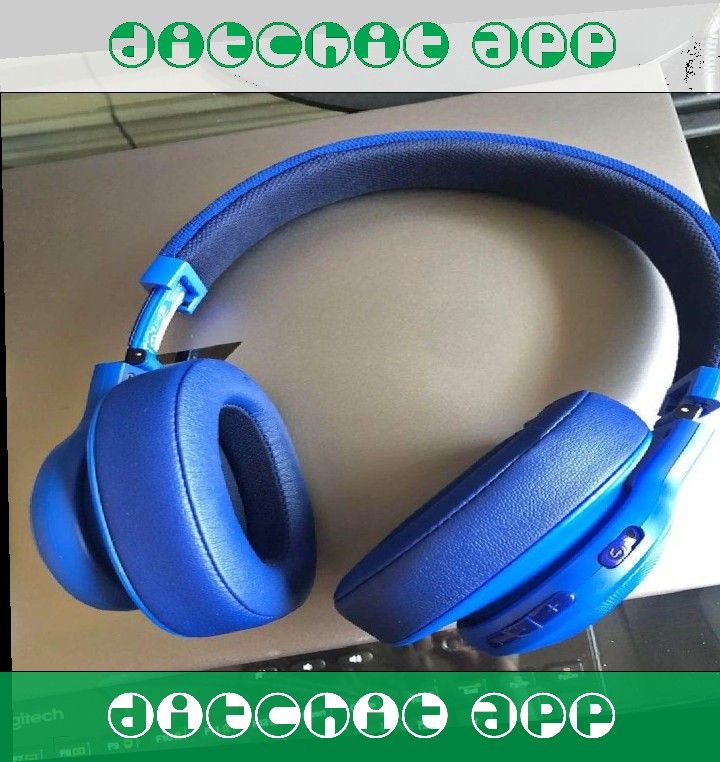 its the Noise Cancel Headphones Full Immersion