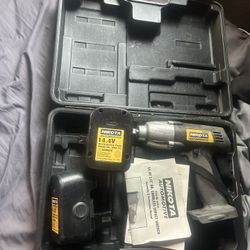 Kit De Impacto,impacto,NIKOTA 14.4 V el Cargador Se Me Perdio Pero Trabaja Bien Lo Remato Vea Precio 