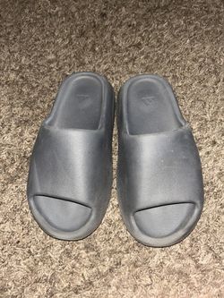 Yeezy Slides Gray