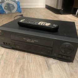 JVC VCR Player With Remote HR-VP58U