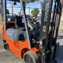 Beautiful Toyita Forklift For Sale 
