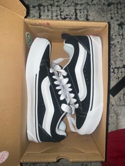 Knu skool black