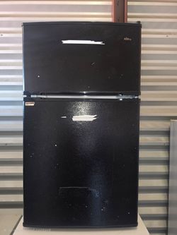 Midea 3.1 cu.ft Compact Refrigerator