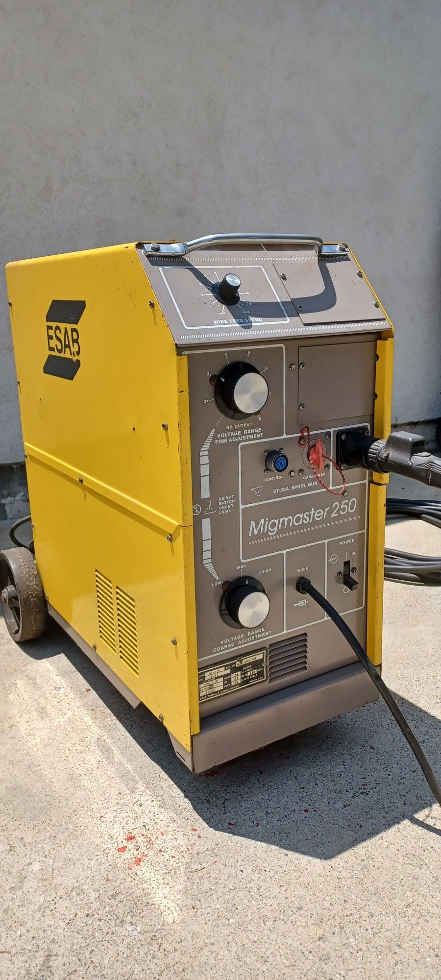 ESAB MIGMASTER 250 MIG WELDING MACHINE