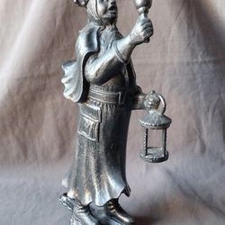 King's Watcher Statue

