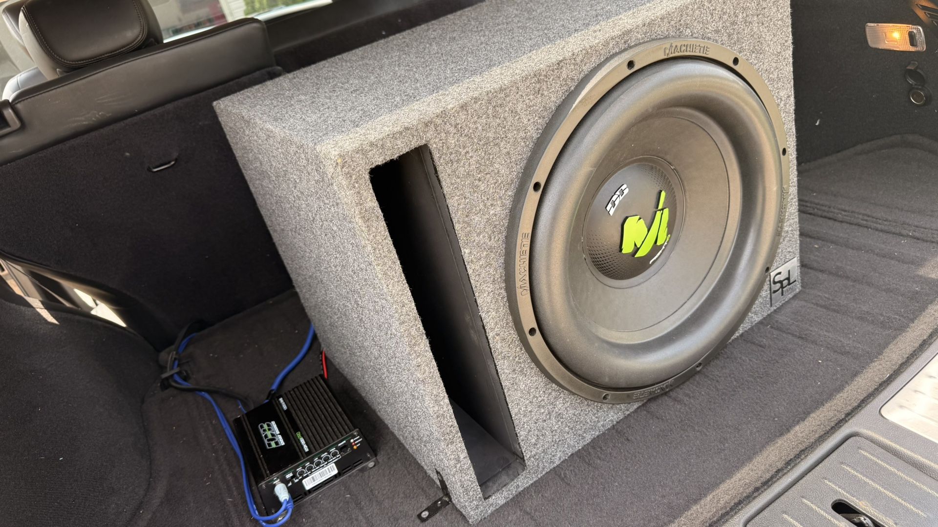 Deaf Bounce 15” With Amp