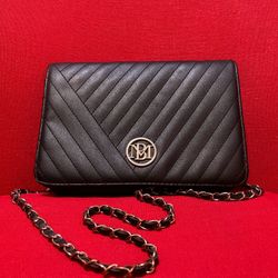 Woman’s Badgley Mischka Purse