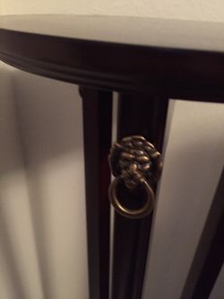 Lion Head Pedestal table