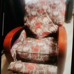 2 recliner chairs