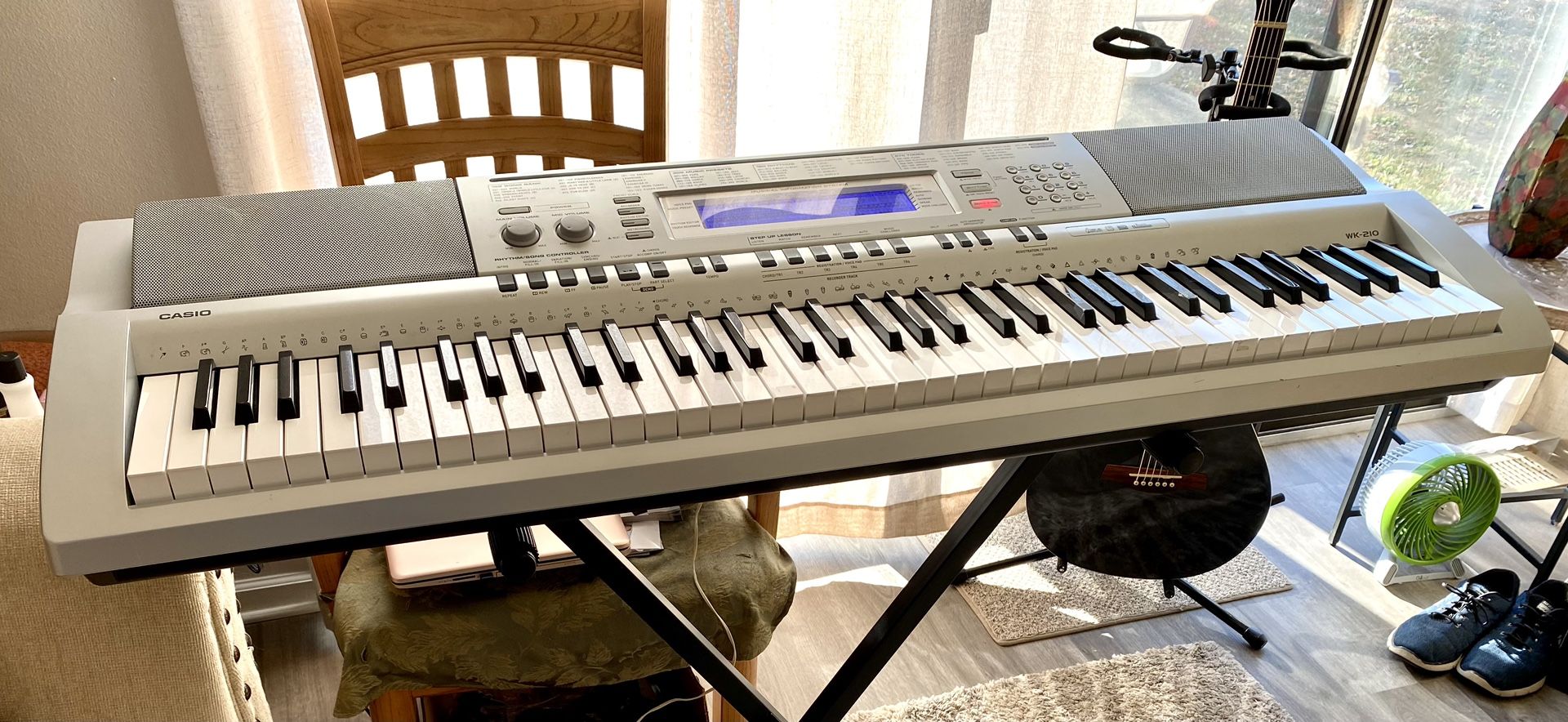 CASIO WK210 PIANOKEYBOARD WORKSTATION/76TouchSensitive KEYS… for