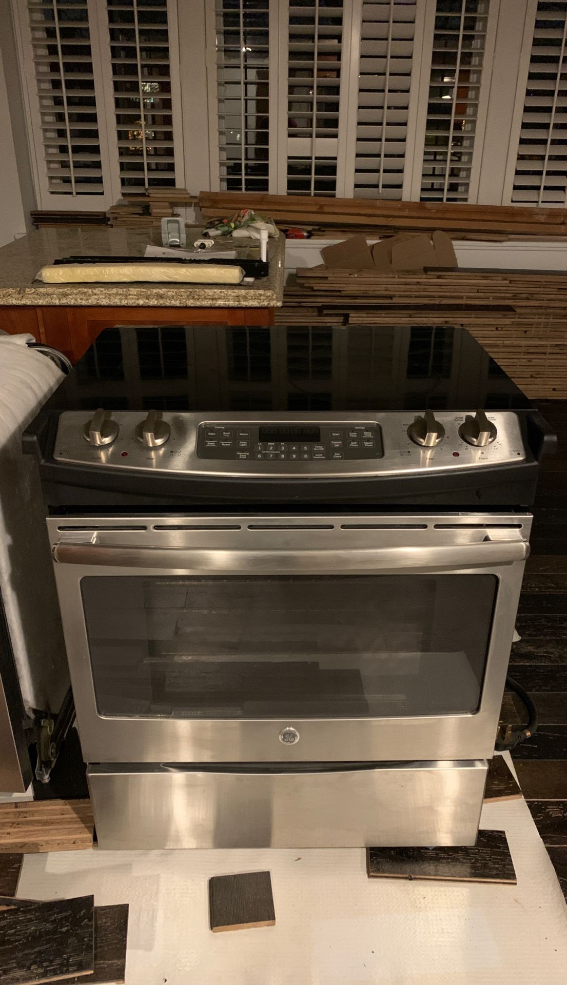 GE Appliances JS750SFSS 4.4 cu. ft. SlideIn Electric Range w/ True