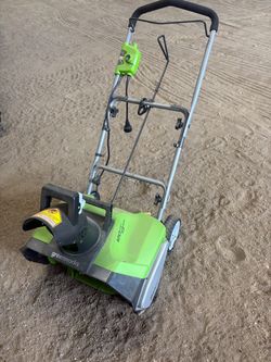 Electric snow blower