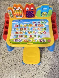 VTech Touch and Learn Activity Desk