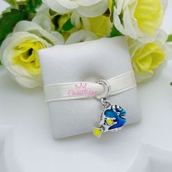 Adorable Charm 925 silver for Pandora moments bracelet.
