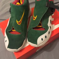 Gary Payton Nikes 