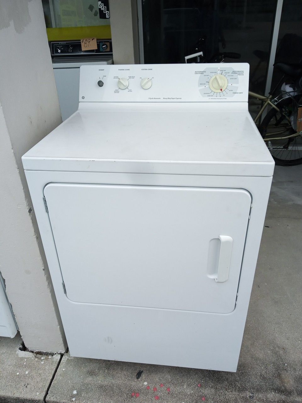 GE Dryer white heavy duty super size excellent . Warranty . Delivery available . 2203 Fowler st. Ft. Myers 33901