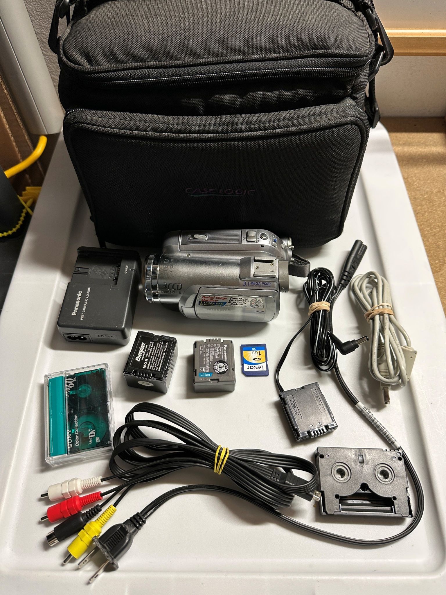 Panasonic PV-GS300 3CCD MiniDV Tape Video Camcorder Camera & Cassette Playback Player