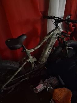 E bike puck puppy