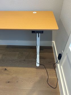 Jakyb Motorized standing desk