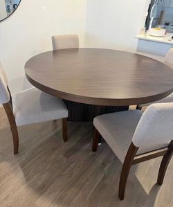 Table - Ashley dining table and chairs for 4-6 people