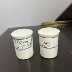 Mikasa Annette Salt And Pepper Shakers