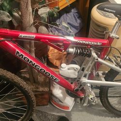 Mongoose renegade mountain bike in great shape