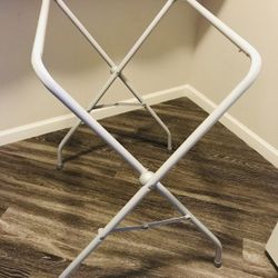 ✅ Foldable and multi-purpose steel stand