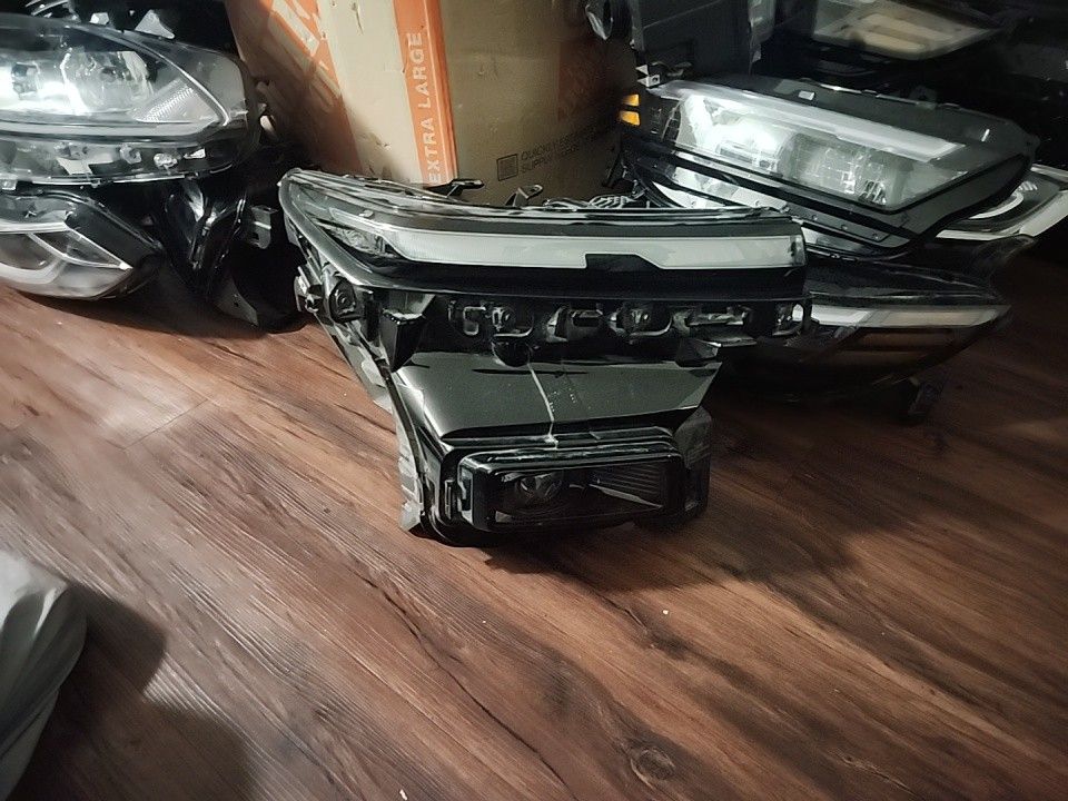 2024-2025 CHEVY TRAVERSE FRONT RIGHT PASSENGER LED HEADLIGHT LIGHT OEM