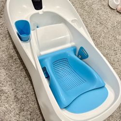 4 Moms Baby Bathtub