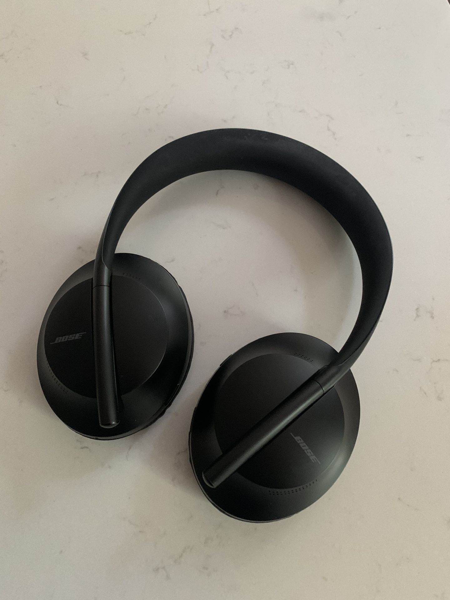 Bose Noise cancelling headphones 700