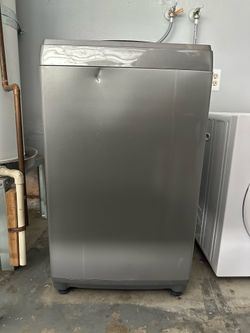 Magic Chef 1.6 cu. ft. Portable Top-Load Washer (Silver)