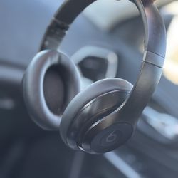 Beats Studio Pro