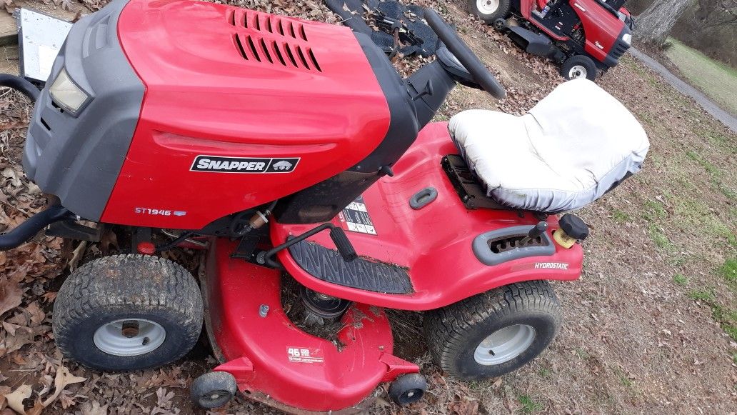 Riding Mower 19 Horse 46 Cut