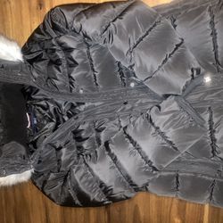 Women’s Tommy Hilfiger Coat  Size Medium 