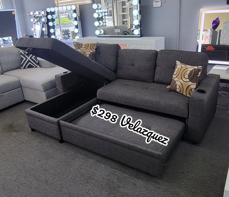 ✅️✅️Convertible Sectional
Reversible Convertible Sectional W/Cup Holders & Storage✅️