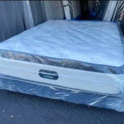 RECOGNIZED BRAND Queen Size Pillow Top 13”New From Factory Delivery Available All Cities  