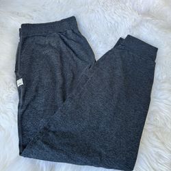 Women’s gray vuori joggers
