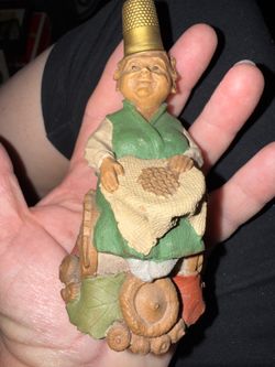 VTG 2K Tom Clark "Countess" Thimble Gnome- Made in NC Figurine Cairn Std
