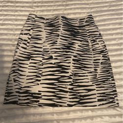 Women Banana republic Size 4 With Stretch Skirt 