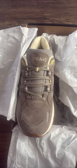 Men’s vionic 23 walk sneakers size 13