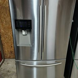 REFRIGERATOR 