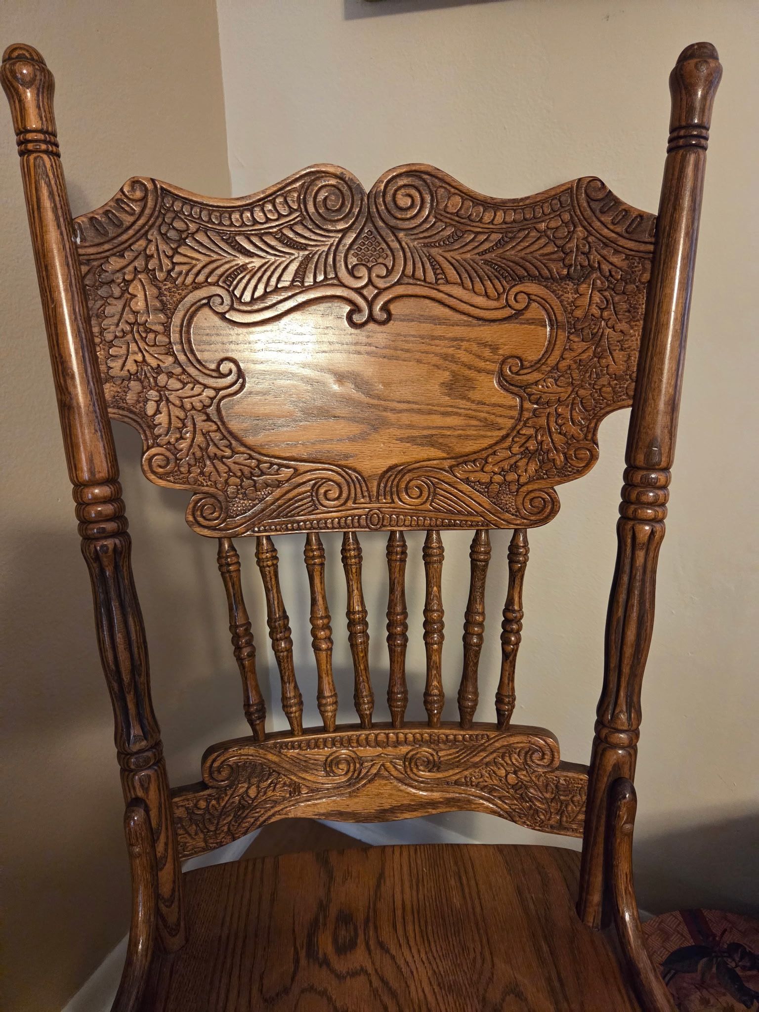 Vintage  Carved Detail Farmhouse style Chairs 6 REDUCED