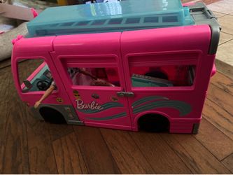 Girls toy Barbie camper