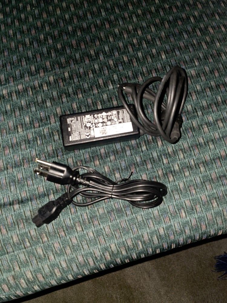 Dell 65W LapTop Charger