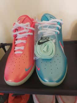 NWOB NIKE SIZE 10