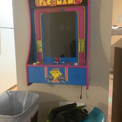 Retro Miss Pac-Man Game With 12 Additional Retro Games On It