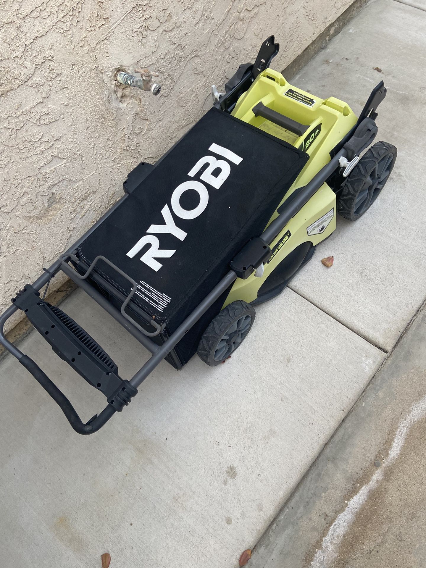 RYOBI 40V Brushless 20in. Cordless Lawn Mower