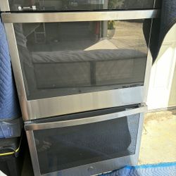 GE 30" Electric Double Oven With WiFi