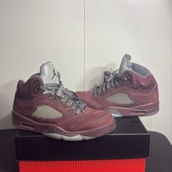 Jordan 5  Burgundy Size 9.5 